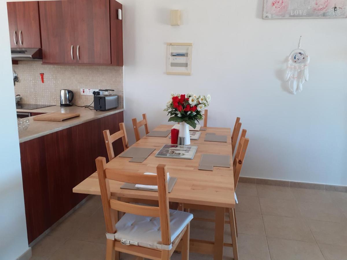 Beautiful 2-Bed House In Mandria Paphos Villa Eksteriør billede