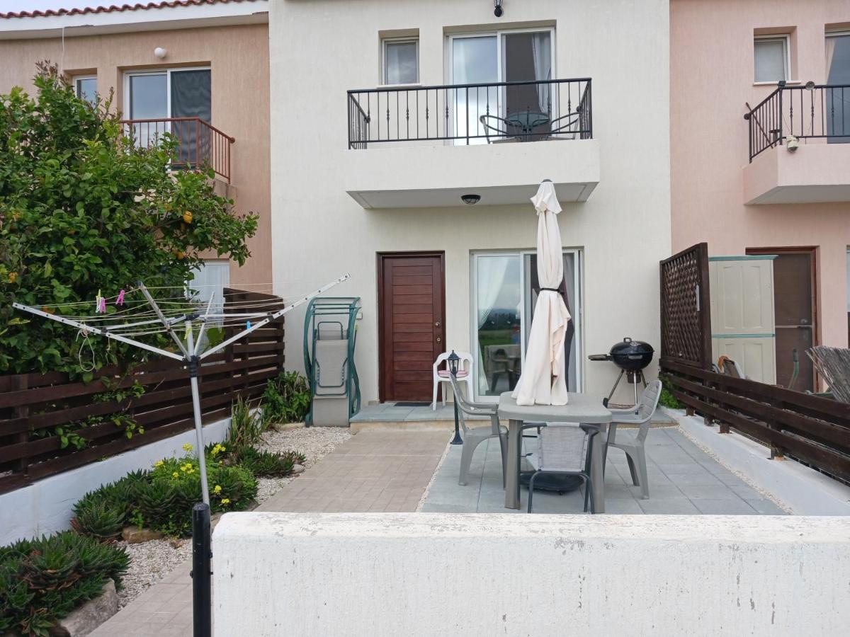 Beautiful 2-Bed House In Mandria Paphos Villa Eksteriør billede