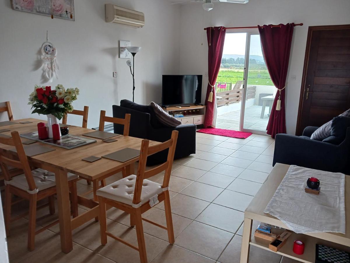 Beautiful 2-Bed House In Mandria Paphos Villa Eksteriør billede